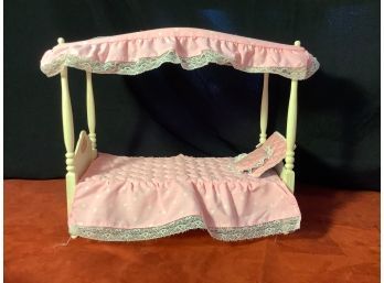 Barbie Canopy Bed With Bedspread, Pillows Etc.Vintage