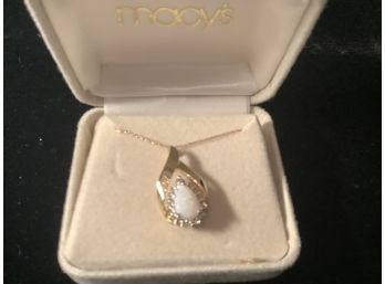 14K GOLD OPAL PENDANT AND CHAIN