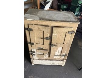 Antique Garland Ice Box