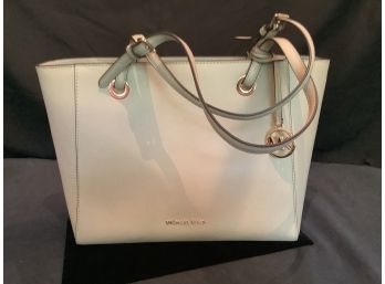 New Michael Kors Pocketbook With Tag