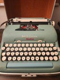 Smith Corona Vintage Electric Typewriter With Case, Key & Extra Ribbon, Tested