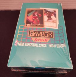 Lot 85: Skybox 1990-1991 NBA Basketball Card Set, Cards