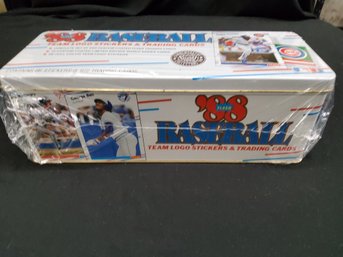 1988 Fleer Baseball Tin (Factory Sealed)/ 66 Stickers & 672 Trading Cards