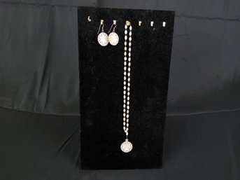 Carved Mother Of Pearl Star Necklace And Earring Set