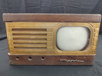 Vintage 1940's Motorola VT71 7' Television