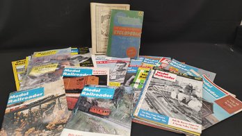 Lot Of Vintage Model Railroad Books/Magazines