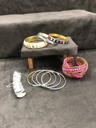 Beautiful Bracelet Lot (Costume Jewelry)