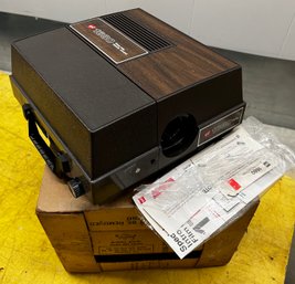Vintage GAF Slide Projector In Original Box With Directions Packet