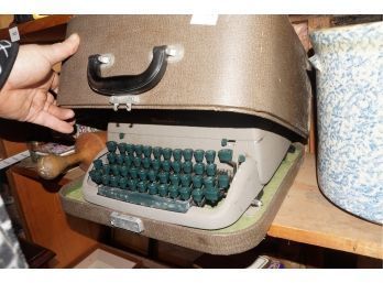 Remington Typewriter, Grey With Green Keys, In Orig Case