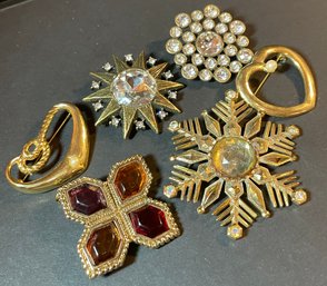 6 Vintage Brooches / Pins