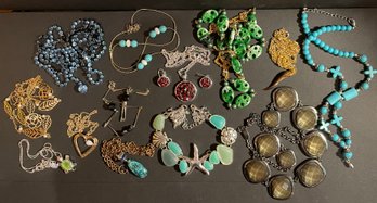 Lot Of 13 Vintage Fashion Necklaces