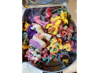 My Little Pony Tin / Lunchbox Packed With Dozens Of Figures