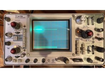 Tektronix 475 Oscilloscope - Scope Only Without Any Extras - Powers Up