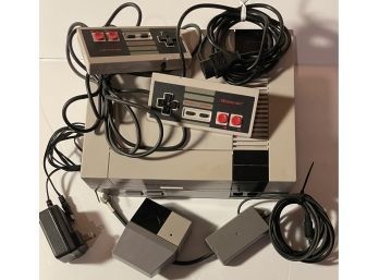 Nintendo NES Control Deck Game System Console, 2 Controllers, RF Switch, Satellite Receiver & Power Cord