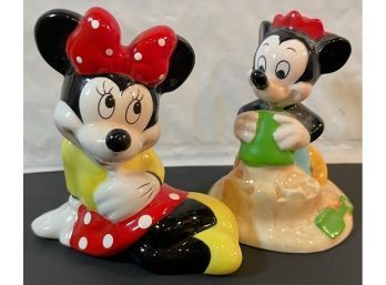 Mickey Mouse At The Beach And Minnie Mouse NE DISNEY Vintage Salt And Pepper Shakers