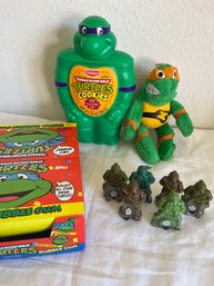 Lot Of Vintage Teenage Mutant Ninja Turtles Items