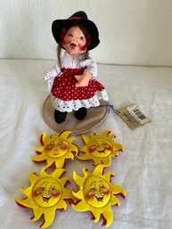 Annalee 'Nashvile Girl' And 4 Smiling Sun Pins