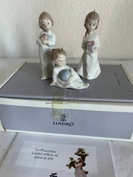 Lladro Miniatures 'Christmas Morning'