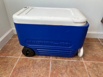 Igloo Wheelie Cooler 53 Cans 38 Quart (1 Of 2)