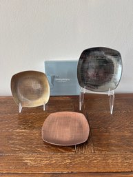 3-Simply Design Metal Plates