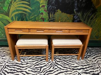 Thomasville Wood Console With Stools