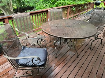 Wrought Iron Salterini Style 48' Mesh Round Patio Table With 4 Motion Arm Chairs