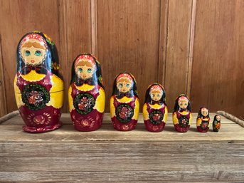 Hand Painted And Carved Nesting Matryoshka Russian Dolls(7)