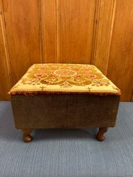 Embroidery Step Stool With Storage