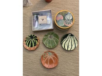 Set Of 4 Boston Warehouse Harvest Gourd Plates And Twos Company Platter, Spreader And 4 Coasters