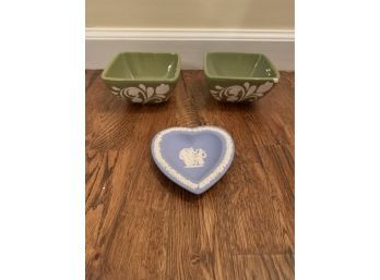 Wedgwood Heart Trinket Tray And 2 Mesa Small Bowls