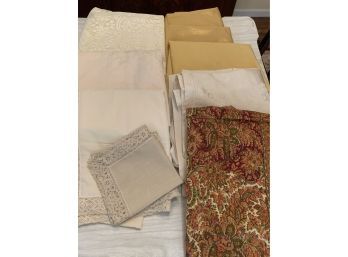 7 Table Cloths And 2 Napkins Yellow, Off White Lace Daisy