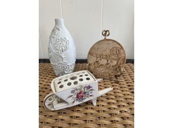Vintage Frog Vase Porcelain Wheelbarrow, Shabby Chic Wood Vase And Resin Argentina Trivet/wall Hanging
