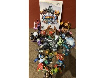 SkyLander Wii Giants Game And 19 Giant Figures Which Are Compatible With XBOX, Playstation &  Nintendo Switch