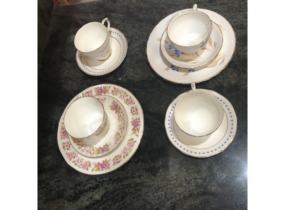 Set Of 4 Tea Cups/ Saucers And Dessert Plates