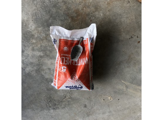 Bag Of Ice Melt With Scoop