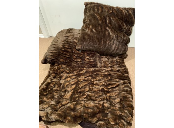 Fabulous Furs By Donna Sabyers