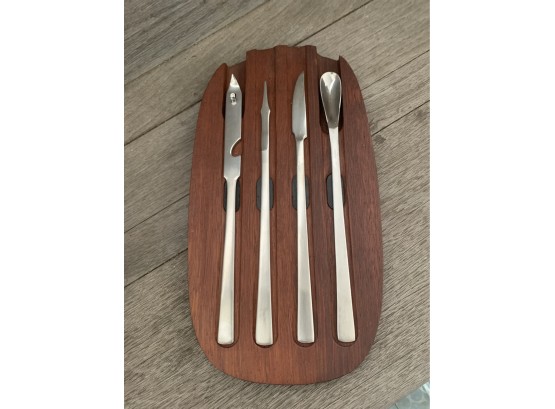 Magnetic MCM Cheese Board With Stainless Steel Utensils