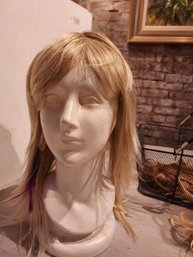 New With Tags Blond Straight Hair Chopped Style Wig