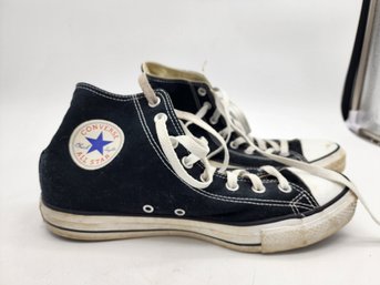 VINTAGE CONVERSE HIGHTOP SNEAKERS  WILL SHIP