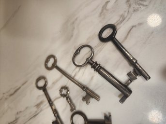 #2k Lot Of 8 Antique Keys