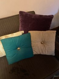4 Pillows