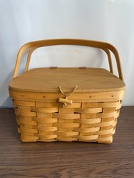Longaberger Basket - New With Riser Maybe For Pies