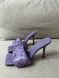 BEAUTIFUL Bottega Veneta Lido Mule Sandal In Purple Size 38.5