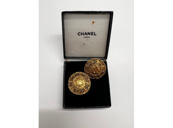 RARE Beautiful Vintage 90s Chanel Medallion Gold Earrings