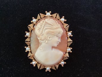 14K Yellow Gold Shell Cameo With Pearl Border