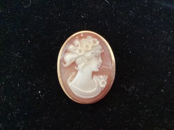 14K Gold Cameo Smithsonian Institution