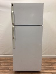 Hotpoint HTS18GBSARWW Refrigerator/Freezer Combo