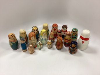 Lot Of 19 Russian Dolls