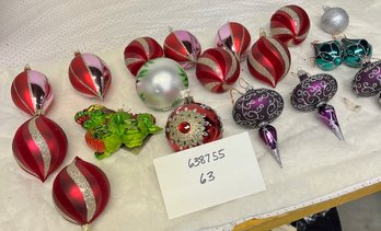 ORNAMENT/DECOR LOT 63: CHINESE DRAGON CARDINAL ASSORTED ORNAMENTS (19)