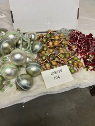 ORNAMENT/DECOR LOT 104-7: LOT OF 6 GARLANDS 5FT TO 12 FT LONG